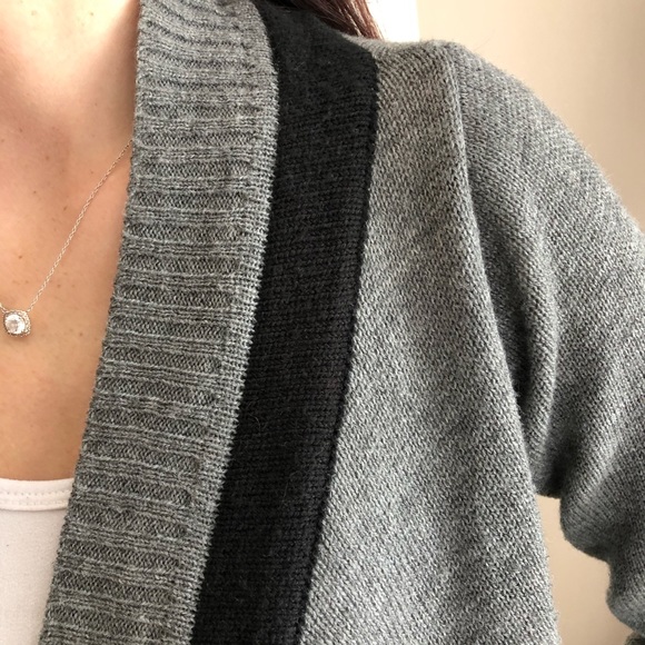 Solddd Outtt - Picture 3 of 4